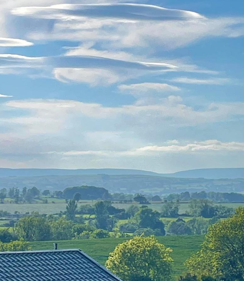 Ribble Valley Lodge Retreat Gisburn Exteriör bild